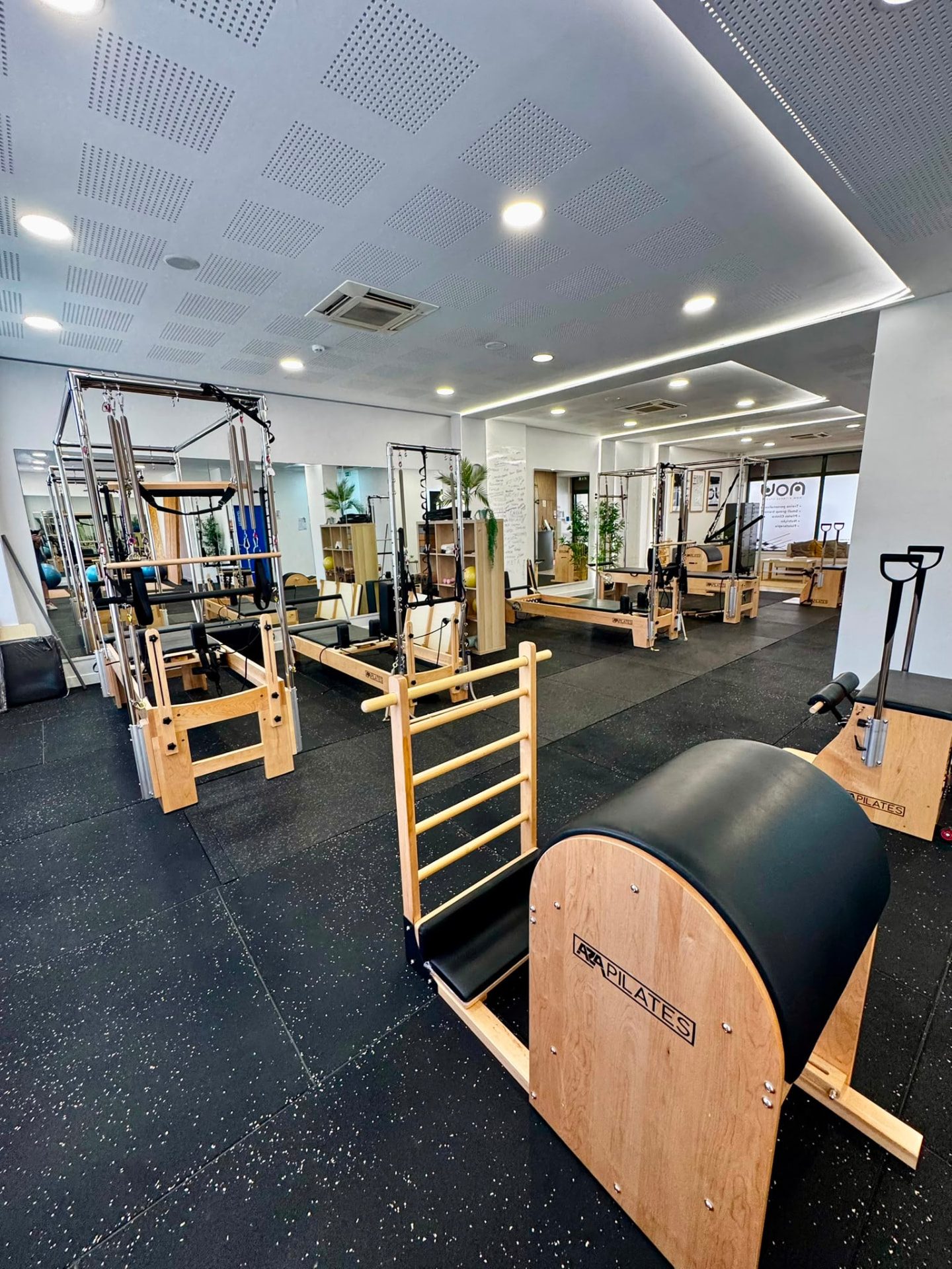 Estúdio de Pilates de Equipamentos do NOW